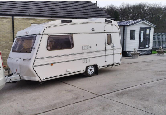 1990 CARLIGHT SLEAFORD 90S CLASSIC – CARAVAN >>--NO VAT ON HAMMER--<<