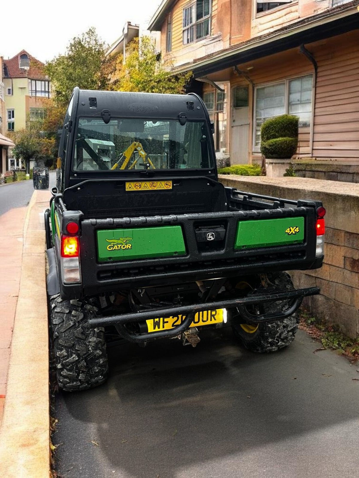 JOHN DEERE XUV855M GATOR AGRI REGISTERED 2020 WITH 1350 HOURS