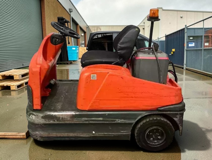 **(INCLUDES CHARGER)** 2009 LINDE P60Z ELECTRIC MACHINE HOURS: 9046