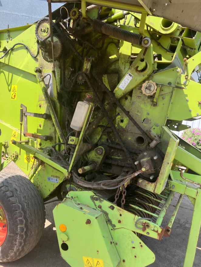 CLAAS VARIANT 260 ROUND BALER