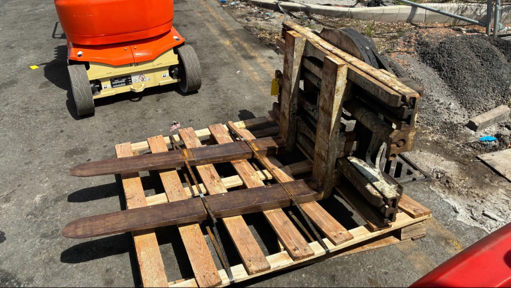 2012 CASCADE ROTATING SPREADER