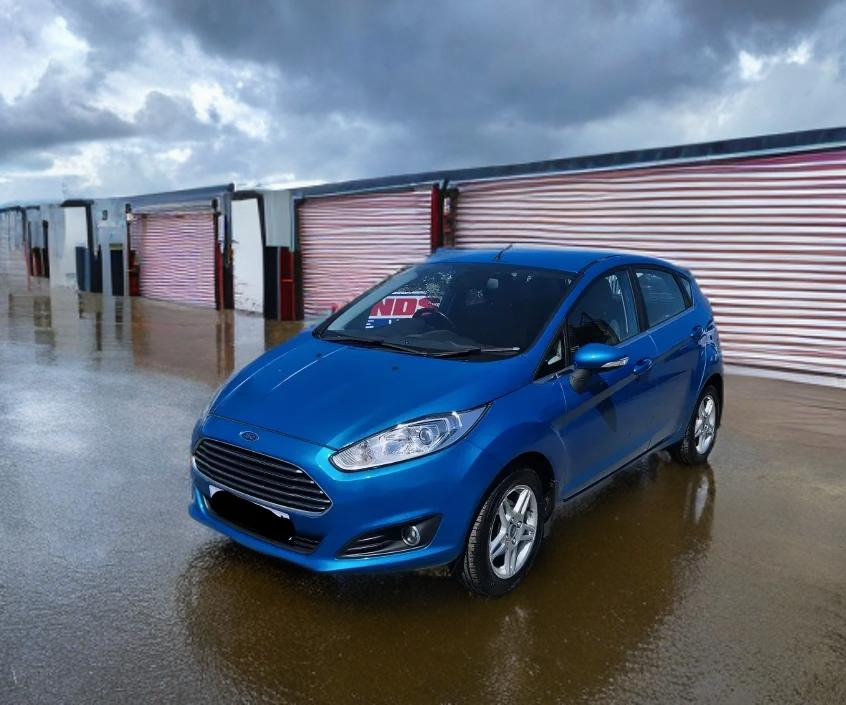 **(ONLY 45K MILEAGE)** 2013 FORD FIESTA ZETEC 1.0 PETROL MANUAL HATCHBACK IN METALLIC BLUE