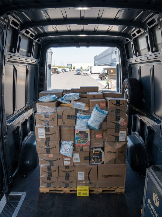 PALLET OF MAJOR ONLINE RETAILER MERCHANDISE – NEW & RETURNS – RANDOMLY CHOSEN