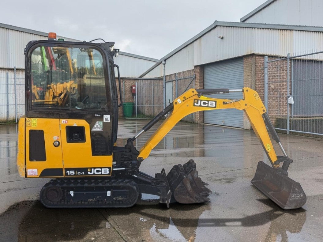 2021 JCB 15C-1 1.5T MINI EXCAVATOR 924 HOURS