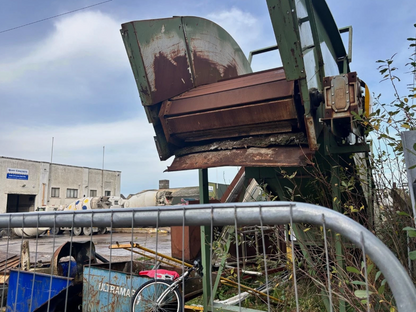 1997 LYNDEX BIGRO 80 CARDBOARD BALER WITH INFEED CONVEYOR