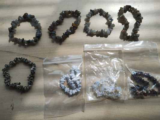 LABRODOTE + DALMATIAN JASPER + OTHERS - GEMSTONE CHRYSTAL CHIP BRACELET - NEW - JOBLOT OF 8