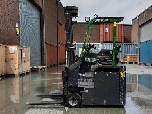 **(INCLUDES CHARGER)** 2019 COMBILIFT CBE 3000 ELECTRIC FORKLIFT