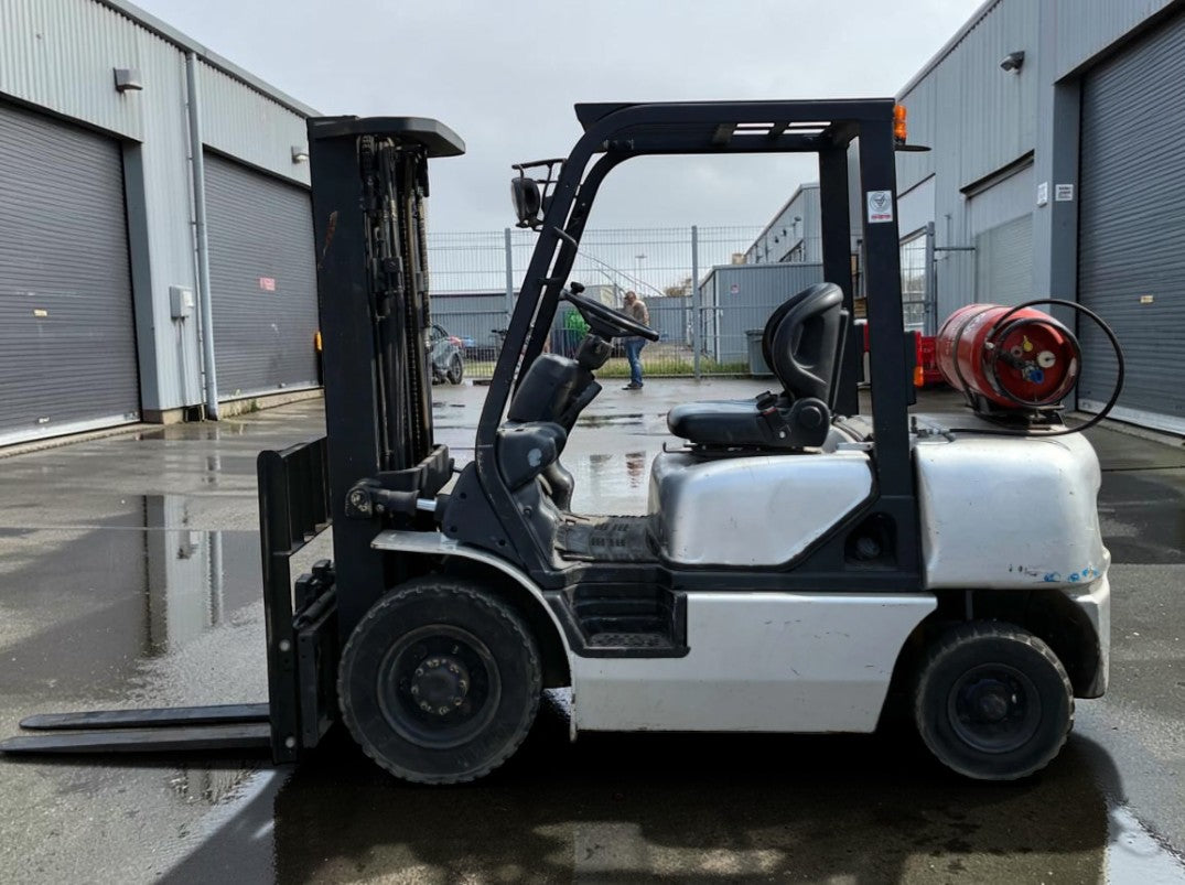 1999 KOMATSU FG25HT-12 2.5T LP GAS FORKLIFT