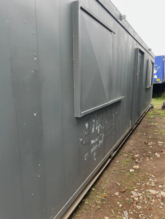 32FT X 10FT PORTABLE SITE OFFICE / WELFARE CABIN