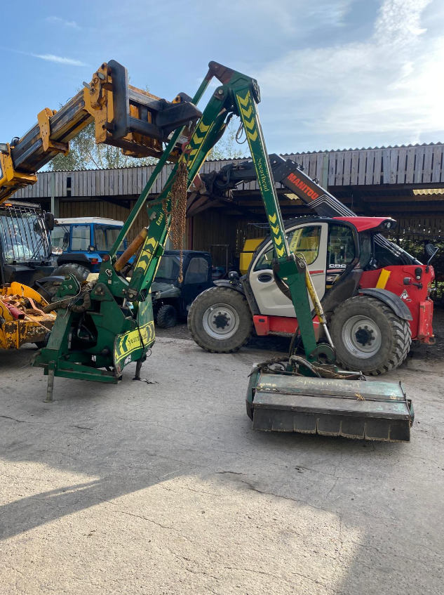 SPEARHEAD EXCEL 686 HEDGE CUTTER