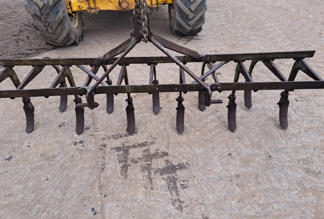 MASSEY FERGUSON CULTIVATOR