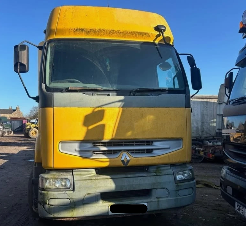 2004 RENAULT PREMIUM 6X2 REAR LIFT CHASSIS CAB