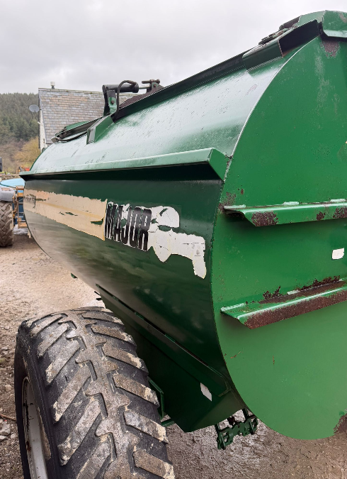 MAJOR MUCKOUT 750 MUCK SPREADER