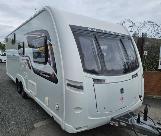 **(ONLY 99 MILEAGE)** 2016 COACHMAN 640/6 CARAVAN