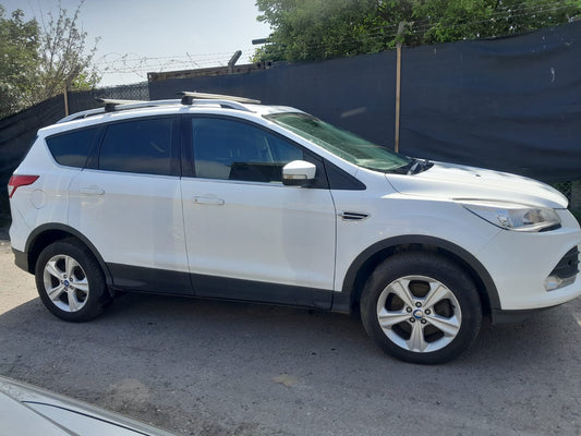 2015 FORD KUGA ZETEC TDCI 1997CC DIESEL MANUAL SUV IN WHITE >>--NO VAT ON HAMMER--<<