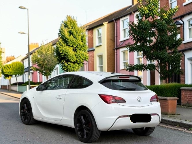 **(ONLY 104K MILEAGE)** 2014 VAUXHALL ASTRA GTC LIMITED ED CDTI S/S 1.7 >>--NO VAT ON HAMMER--<<