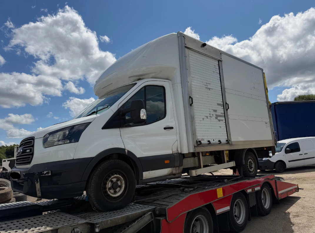 **(ONLY 107K MILEAGE)** 2020 FORD TRANSIT T350 LUTON VAN WITH TAIL LIFT