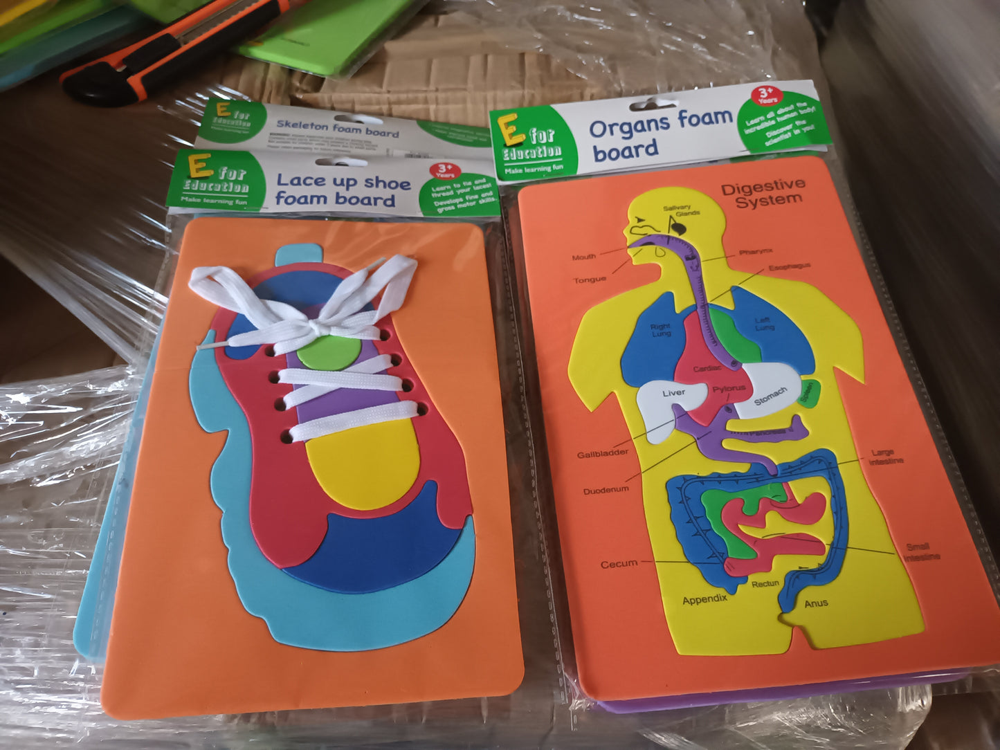 MIX OF 500× BUNDLES OF CHILDREN'S EDUCATION FOAM BOARDS