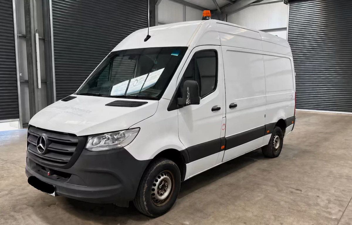 **(ONLY 98K MILEAGE)** 2020 MERCEDES-BENZ SPRINTER 316 CDI L2H1 2143CC DIESEL MANUAL PANEL VAN WHITE