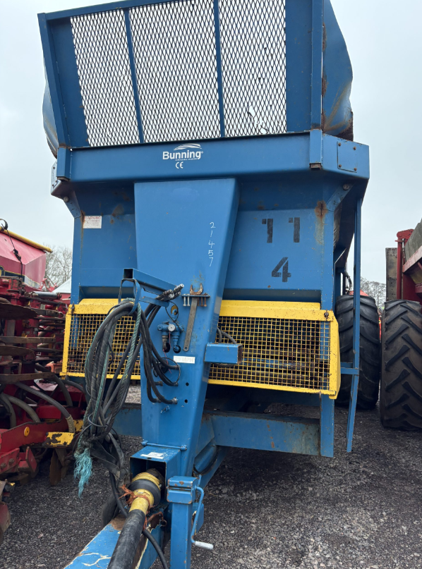 BUNNING LOWLANDER 150 DUNG SPREADER