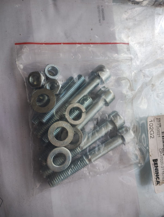 BENINCA - 9623005 - HEAVY DUTY MOTOR SEAT WITH BOLT KIT - NEW IN THE BOX