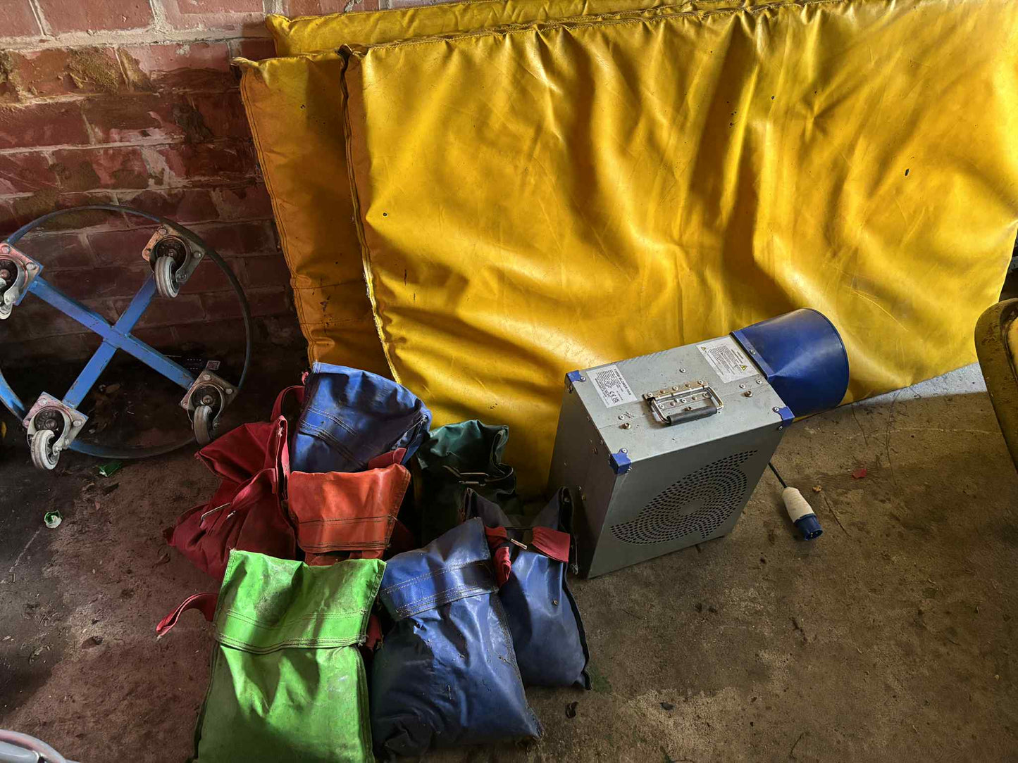 BOUNCY CASTLE JOBLOT 1.5HP BLOWER SAND BAGS MATS CASTLE BARROW