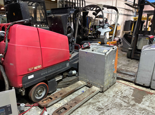 **(INCLUDES CHARGER)** 2018 STILL EXUSF20 ELECTRIC FORKLIFT