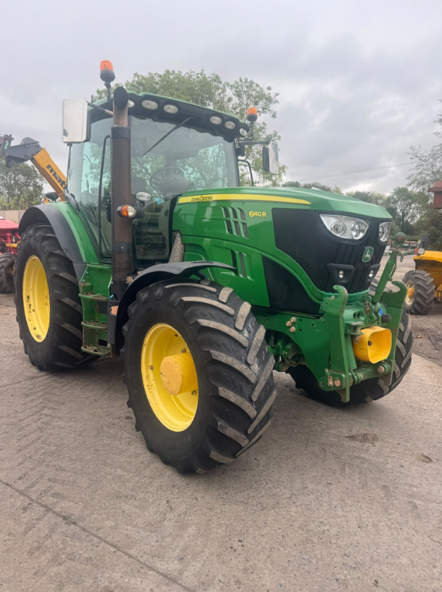 JOHN DEERE 6140R TRACTOR