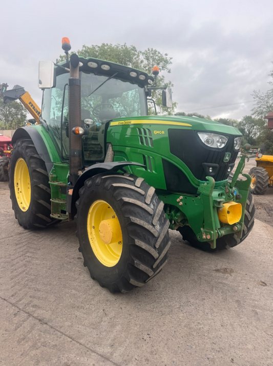 JOHN DEERE 6140R TRACTOR