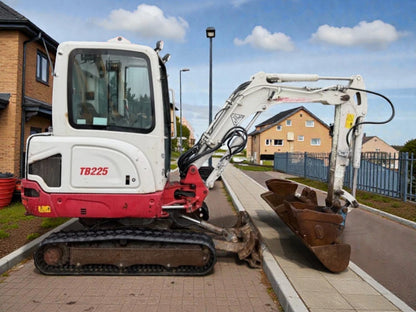 2018 TAKEUCHI TB225 MINI EXCAVATOR