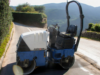 2011 AMMANN AV12-2 VIBRATING ROLLER