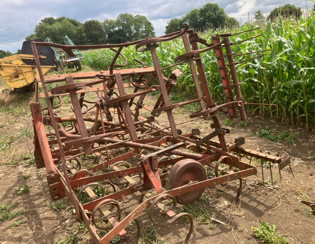 FOLDING SPRINGTINE HARROW