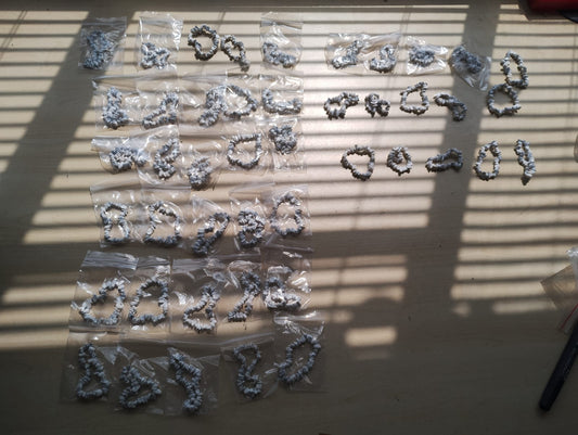 WHITE HOWLITE GEMSTONE CHRYSTAL CHIP BRACELETS - NEW IN ORIGINAL PACKAGING - JOBLOT OF 45