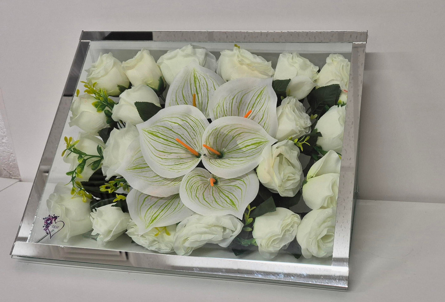 LARGE WINDOW OF GLASS SILK FLOWERS, BATCH OF 10