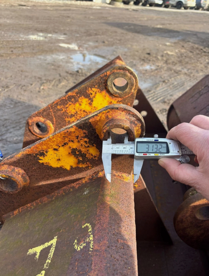 HEAVY DUTY EXCAVATOR DIGGING BUCKET – PIN FIT – STOCK 354089