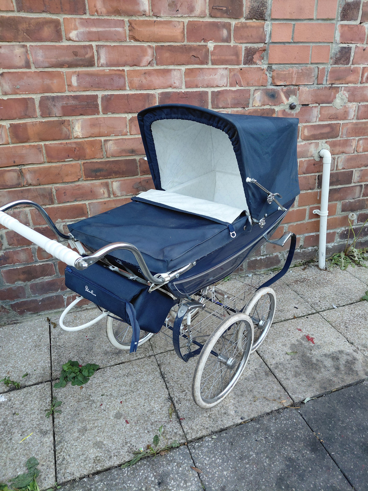 2X SILVER CROSS DOLLS PRAMS