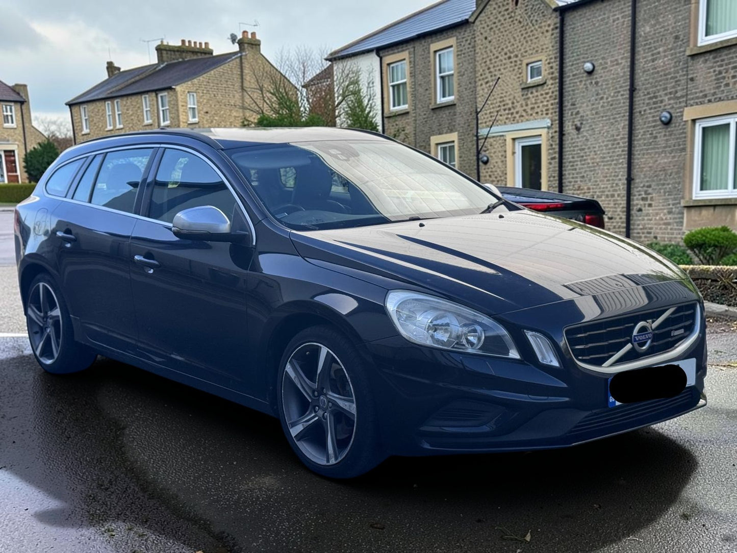 2011 VOLVO V60 R-DESIGN D5 AUTO 2400CC DIESEL BLACK ESTATE >>--NO VAT ON HAMMER--<<