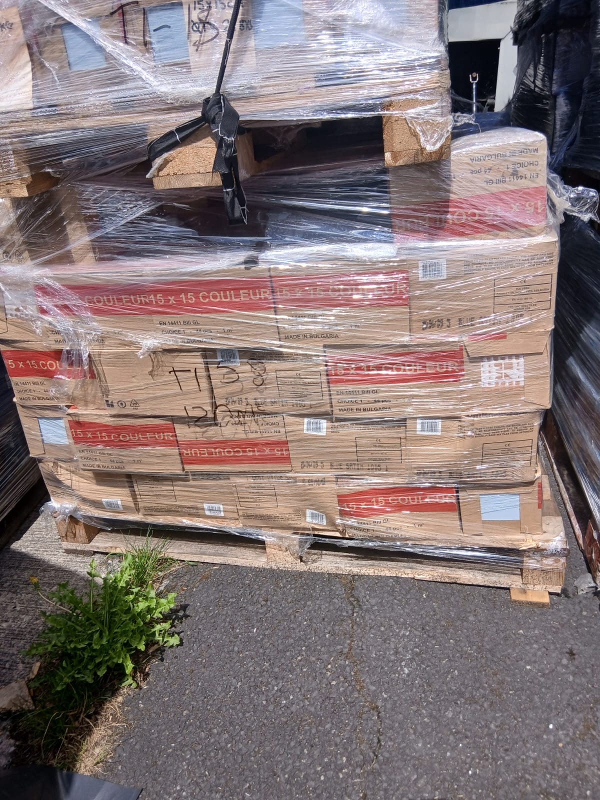 PALLET OF TILES - SEE BELOW FOR DESCRIPTION