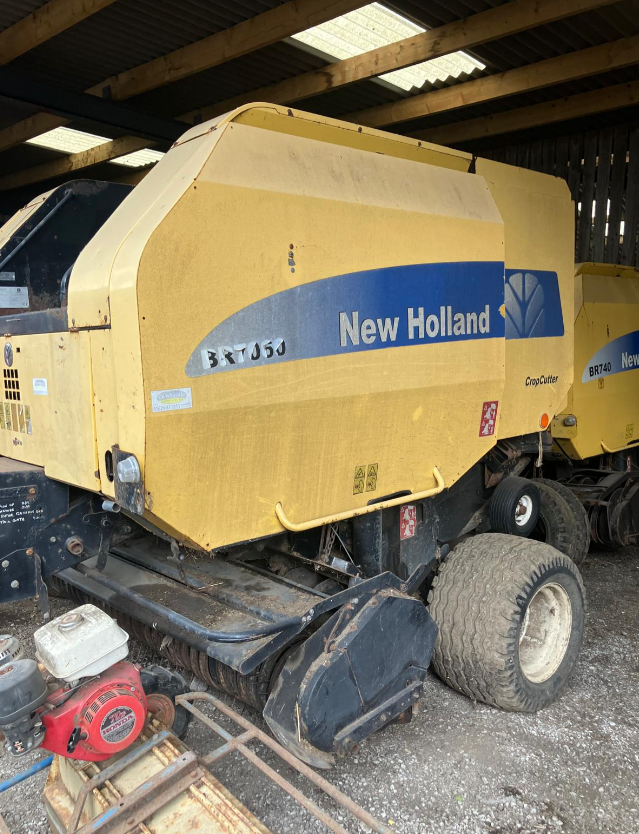 NEW HOLLAND BR7060 BALER