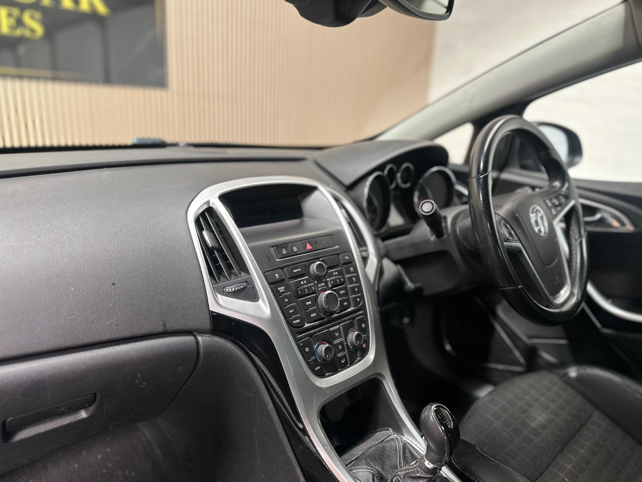**(ONLY 102K MILEAGE)** 2012 VAUXHALL ASTRA GTC SRI CDTI S/S 2.0L DIESEL >>--NO VAT ON HAMMER--<<