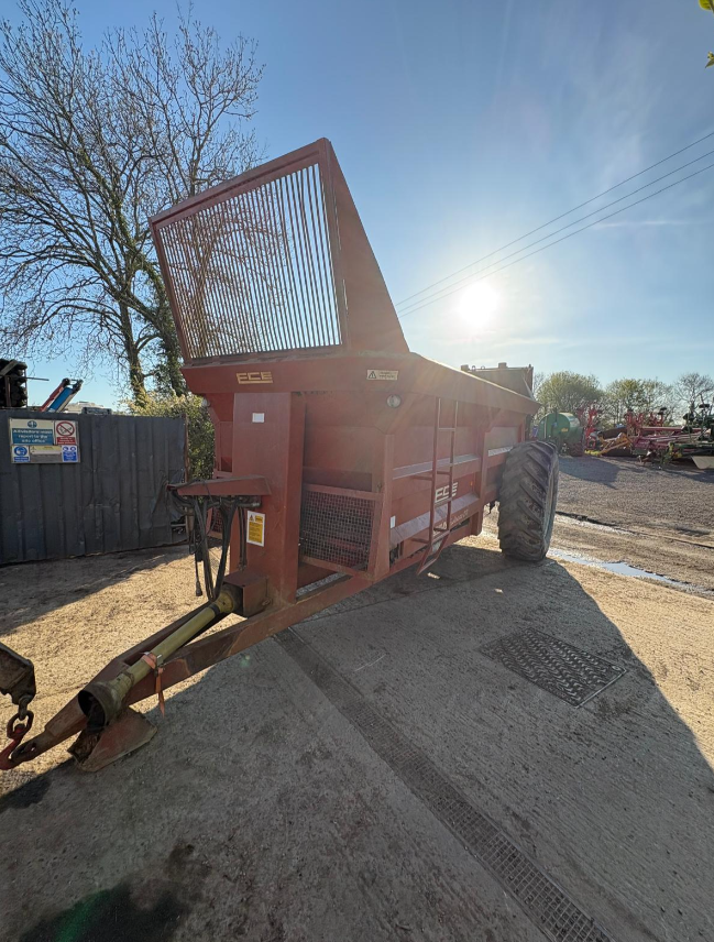 2003 FIELD MASTER 1200 DUNG SPREADER
