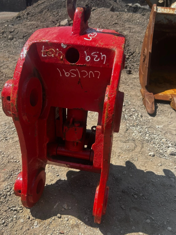 DROMONE HYDRAULIC QUICK HITCH – 65MM PINS