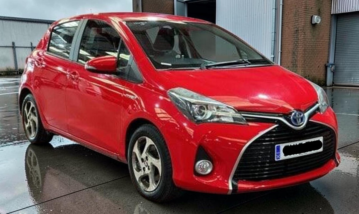 **(ONLY 50K MILEAGE)** 2015 TOYOTA YARIS HYBRID ICON CVT 1.5 HATCHBACK RED >>--NO VAT ON HAMMER--<<