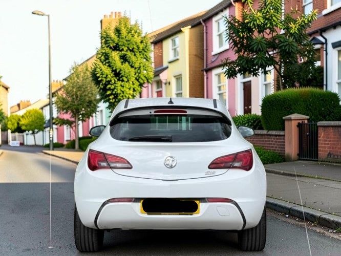 **(ONLY 104K MILEAGE)** 2014 VAUXHALL ASTRA GTC LIMITED ED CDTI S/S 1.7 >>--NO VAT ON HAMMER--<<