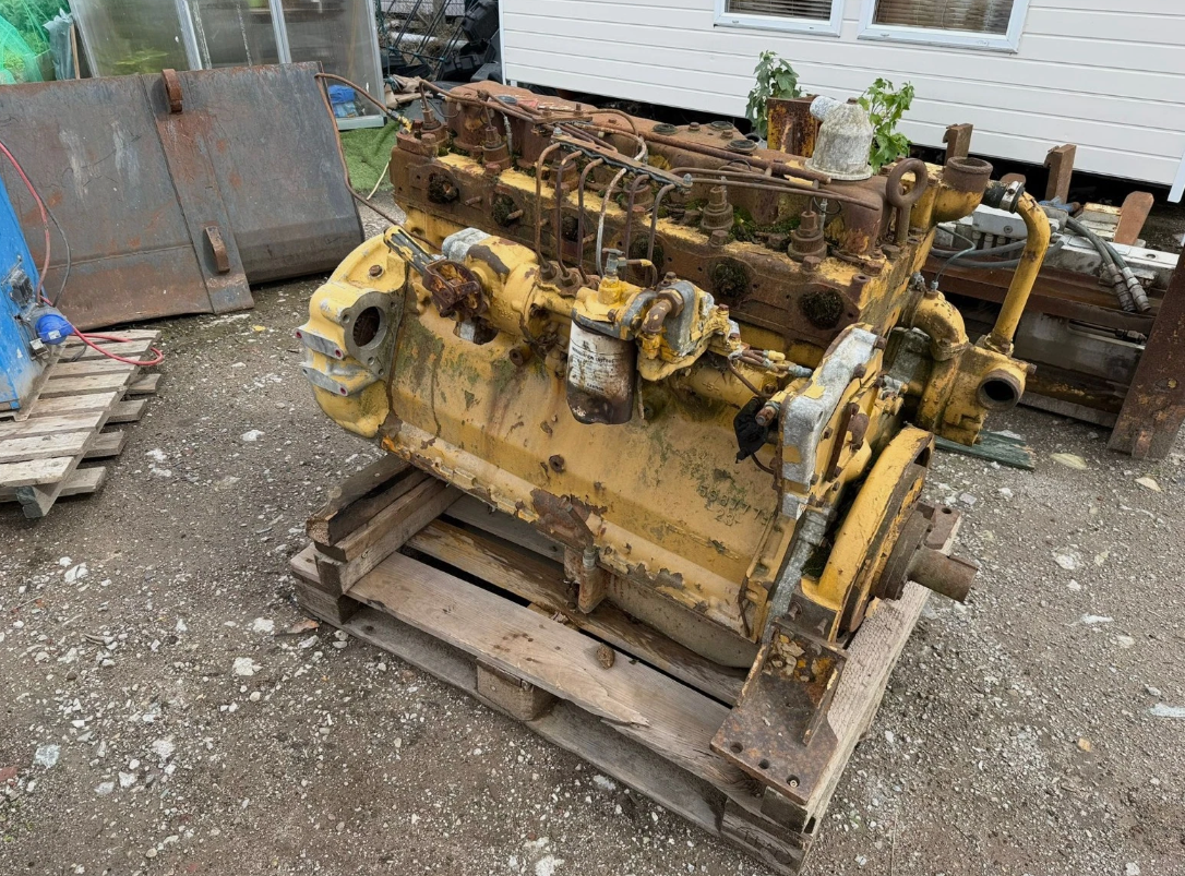 CATERPILLAR CAT 3306 SIX-CYLINDER DIESEL ENGINE