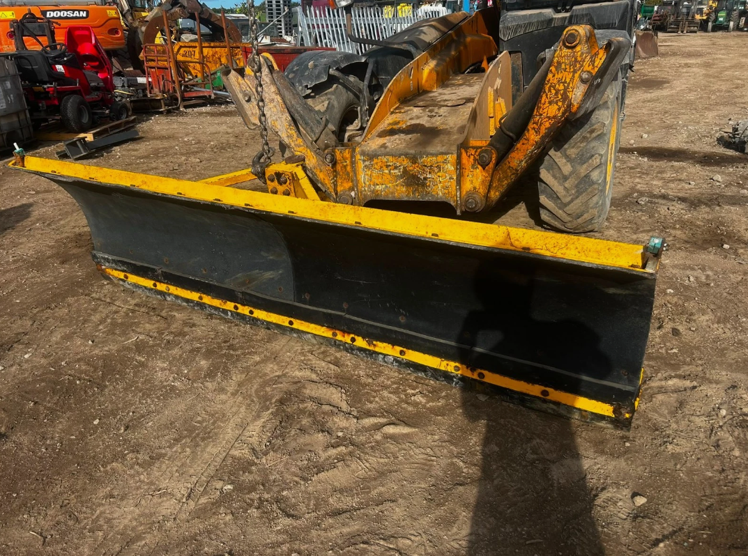 10FT TRACTOR-MOUNTED SNOW PLOUGH