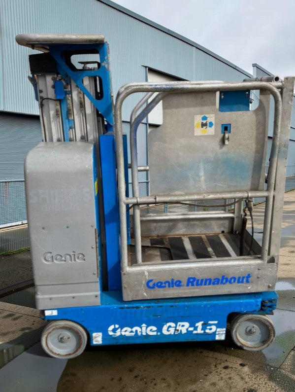 2007 GENIE GR 15 SCISSOR LIFT ACCESS PLATFORM