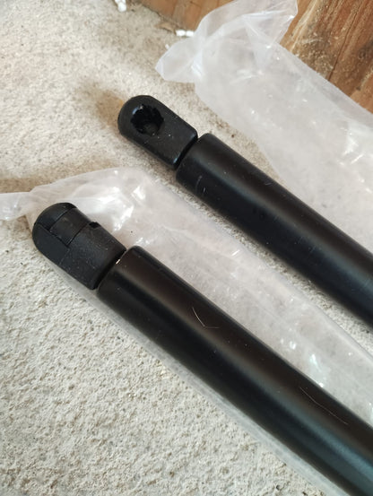 TAILGATE BOOT STRUT DAMPERS - PAIR - NEW - 685MM LONG