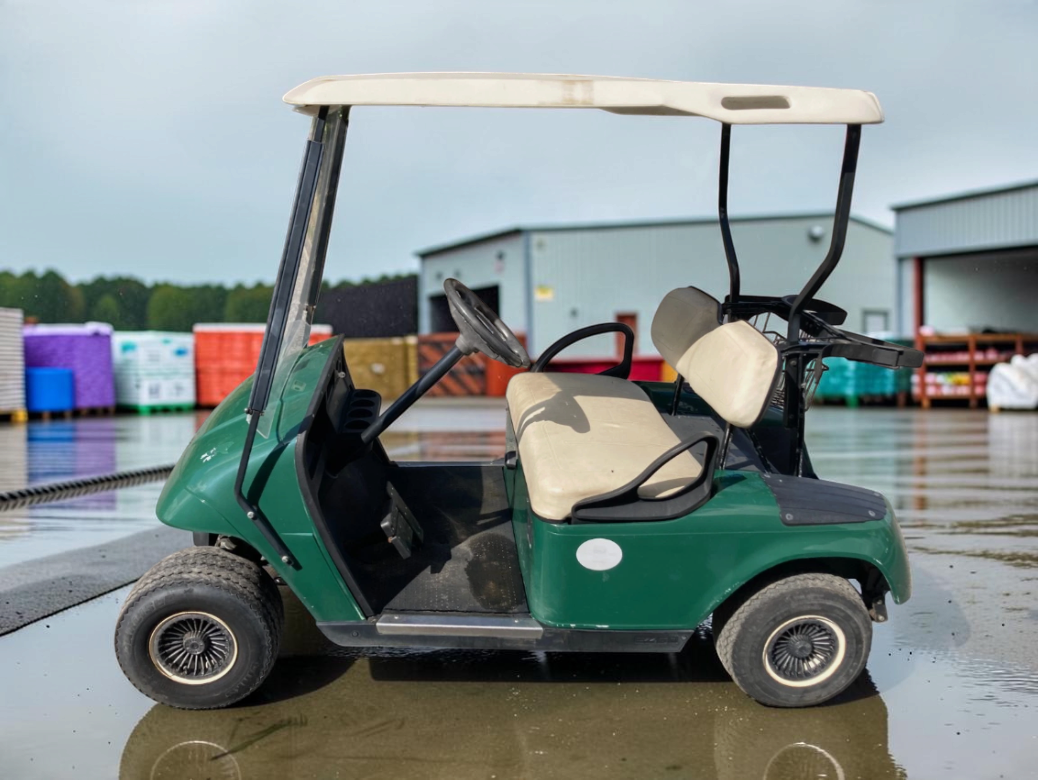 EZGO GOLF BUGGY – GAS ENGINE