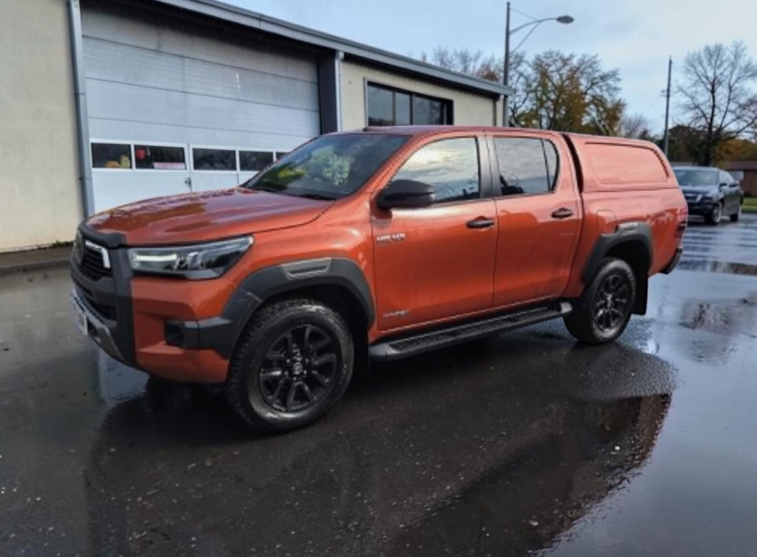 **(ONLY 114K MILEAGE)** 2021 TOYOTA HILUX INVINCIBLE X D-4D4WD DCB 2.8 DIESEL MANUAL PICK UP ORANGE